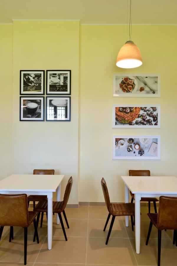 Pensiunea Elphin เตอร์กู-มูเรช ภายนอก รูปภาพ